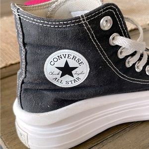 Converse canvas platform- Chuck Taylor black white